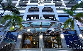 La Breza Hotel Quezon City Exterior photo