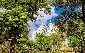 Waterfront Cebu City Hotel & Casino Exterior photo