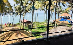 Paradise Inn Beach Resort Varkala Exterior photo