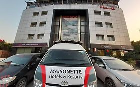 Maisonette Hotel & Apartments Lahore Exterior photo