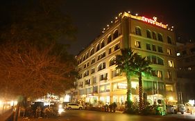 Envoy Continental Hotel Islamabad Exterior photo