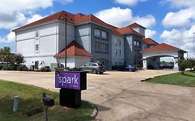 Spark By Hilton Brandon Hotel Exterior photo