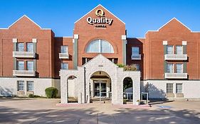 Quality Suites Irving-Las Colinas Exterior photo