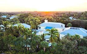 The Caribbean Court Boutique Hotel Vero Beach Exterior photo