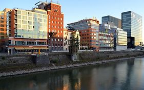 Courtyard By Marriott Duesseldorf Hafen Hotel Exterior photo