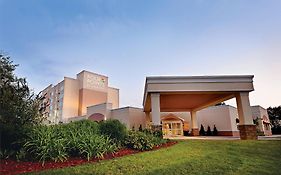 Four Points By Sheraton Kalamazoo Hotel Exterior photo