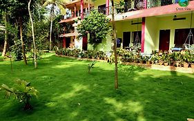 Green View Apartment Thekkady Exterior photo