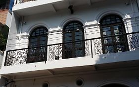 Scott @ 31St Street Hostel Yangon Exterior photo