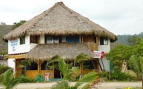 Wipeout Cabana Restaurant Bed & Breakfast Las Tunas Exterior photo
