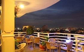 Hang Neak Hotel Phnom Penh Exterior photo