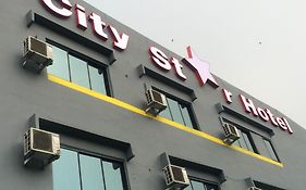 City Star Hotel Kulai Exterior photo