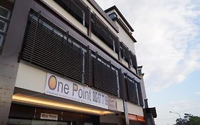 One Point Hotel Kuching Exterior photo