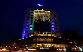 Olive Downtown Hotel Kochi Exterior photo