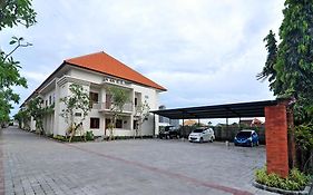 Taman Ayu Town House Aparthotel Legian  Exterior photo