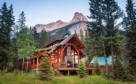 Cathedral Mountain Lodge Field Exterior photo