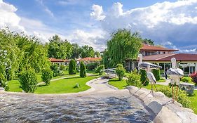 Yaev Family Hotel Karlovo Exterior photo