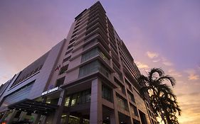 Hotel Grandis Kota Kinabalu Exterior photo