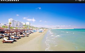 Panikos Beach Apartment I Larnaca Exterior photo