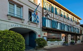 Hotel La Licorne & Spa Lyons-la-Foret Exterior photo