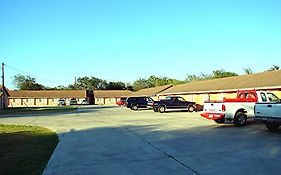 Lakeside Inn & Suites Mathis Exterior photo