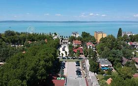 Balaton Kinizsi Apartman Bed & Breakfast Siofok Exterior photo