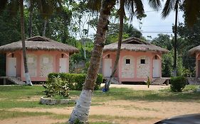 Hotel Tara Plage Kribi Exterior photo