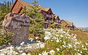 Whispering Pines Hotel Golden Exterior photo