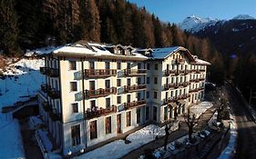 Aparthotel & Residence Palace Ponte Di Legno Exterior photo