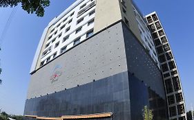 The Cambay Grand Hotel Ahmedabad Exterior photo