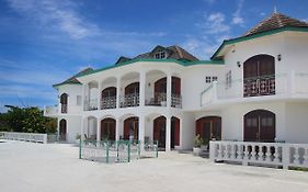 Seaview Chateau Villa Montego Bay Exterior photo