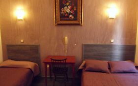 Hotel De L'Aveyron Paris Room photo