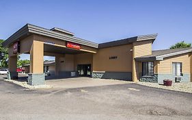 Econo Lodge Inn & Suites Menomonie Exterior photo