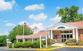 Quality Inn & Suites Conference Center West Chester Exterior photo