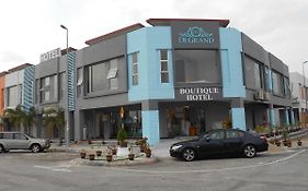 Pi Grand Hotel Sepang Exterior photo