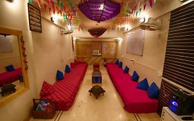 Basti - A Backpackers Hostel Mumbai Exterior photo