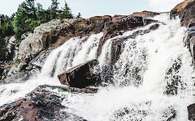 High Falls Bay Cottages, Camping & Waterpark Bracebridge Exterior photo