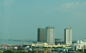 La Varenne Hotel Phnom Penh Exterior photo