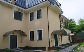 Little Shangri-La Bed & Breakfast Almaty Exterior photo