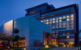 The Oterra Hotel Bangalore Exterior photo