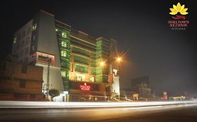 Shelton'S Rezidor Hotel Peshawar Exterior photo