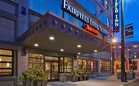 Fairfield Inn & Suites By Marriott Milwaukee Downtown Exterior photo