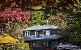 Pinewood Houses And Apartments Queenstown Exterior photo