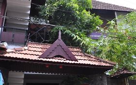 The Mango Tree Inn Kochi Exterior photo