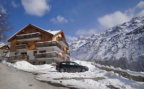 Madame Vacances Les Valmonts De Vaujany Exterior photo