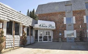 Twin Pine Inn & Suites Hinton Exterior photo