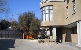 Noble Hearts Bed & Breakfast Maseru Exterior photo