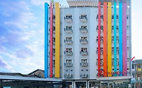 Transera Hotel Pontianak Exterior photo