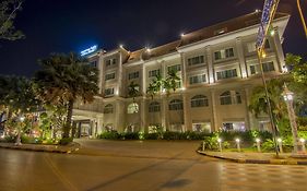 Angkor Riviera Hotel Siem Reap Exterior photo