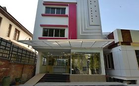 Serene Valley Hotel Yangon Exterior photo