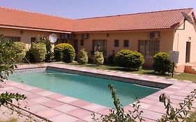 Okavango Roadside Guesthouse Maun Exterior photo